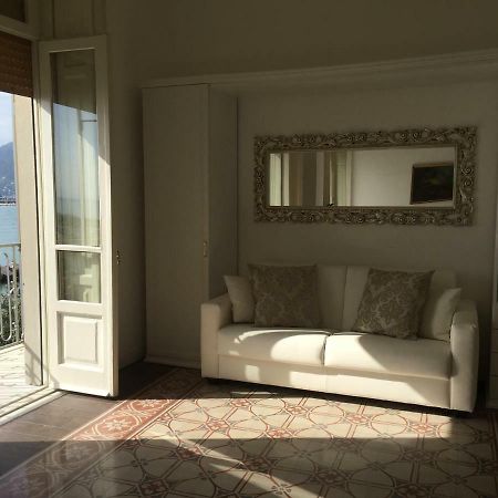 B&B Di Mare E D'Azzurro Salerno Exterior photo